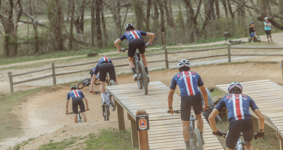 CX Nats期間中のベントンビルでのベースキャンプ（12月10日～14日）